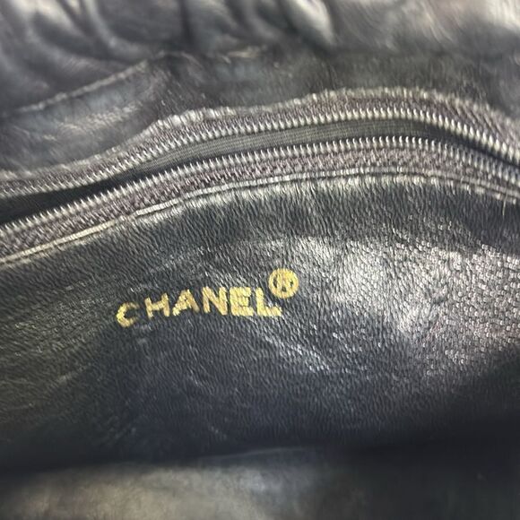 Chanel Gabrielle bucket bag - Picture 9 of 11